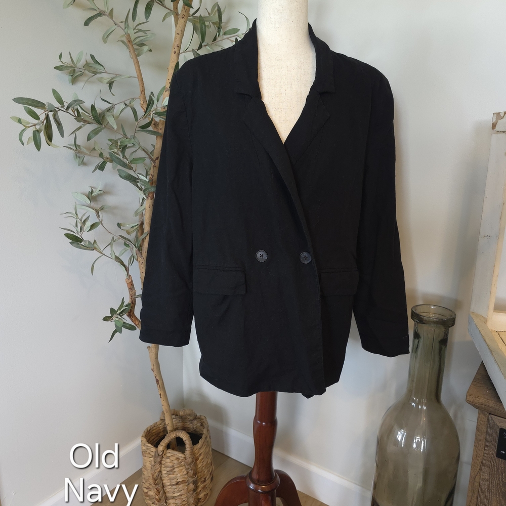 Old Navy Black Blazer with Notched Lapel and Oversized Fit